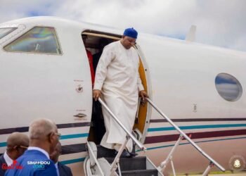 Conakry : le président gambien Adama Barrow accueilli à l’aéroport Ahmed Sékou Touré