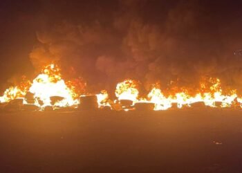 Kiroty : après cinq jours sans électricité, les habitants manifestent leur colère