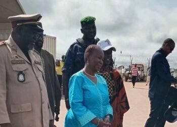 Beyla : la ministre Bintou Keïta arrive pour la Journée internationale de l’alphabétisation