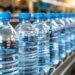 Guinée : de nouveaux prix plafonds fixés pour l’eau conditionnée