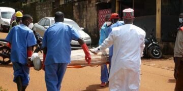 AFFAIRE DES DEUX CORPS RETROUVÉS DANS UN VÉHICULE À PETIT-SIMBAYA : LES VICTIMES INHUMÉES, L’AUTOPSIE RÉVÈLE UNE INTOXICATION AU MONOXYDE DE CARBONE
