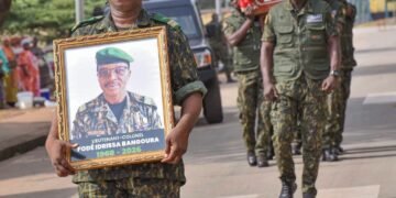 Guinée : l’armée rend un dernier hommage au lieutenant-colonel Fodé Idrissa Bangoura