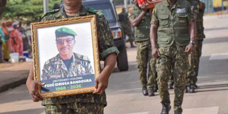Guinée : l’armée rend un dernier hommage au lieutenant-colonel Fodé Idrissa Bangoura