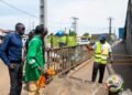Gbessia : la passerelle du rond-point désormais interdite aux motos en raison de son état de dégradation