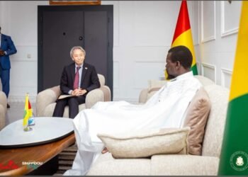 Guinée : Mamadi Doumbouya reçoit les ambassadeurs de Chine, du Japon et d’Algérie